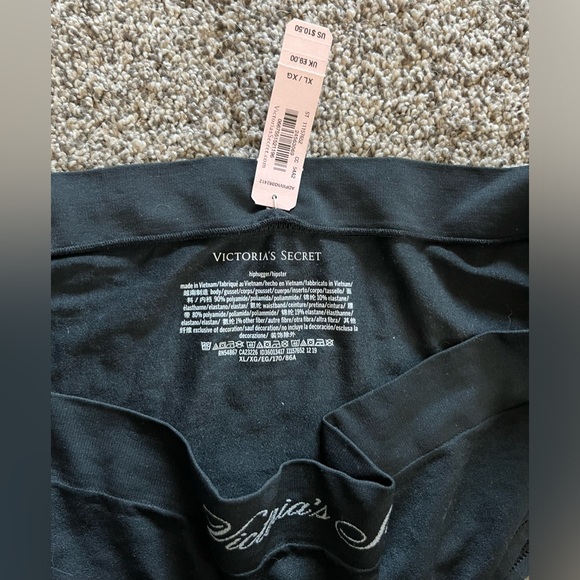 Black Victoria’s Secret hiphugger panties in size XL - Picture 2 of 3